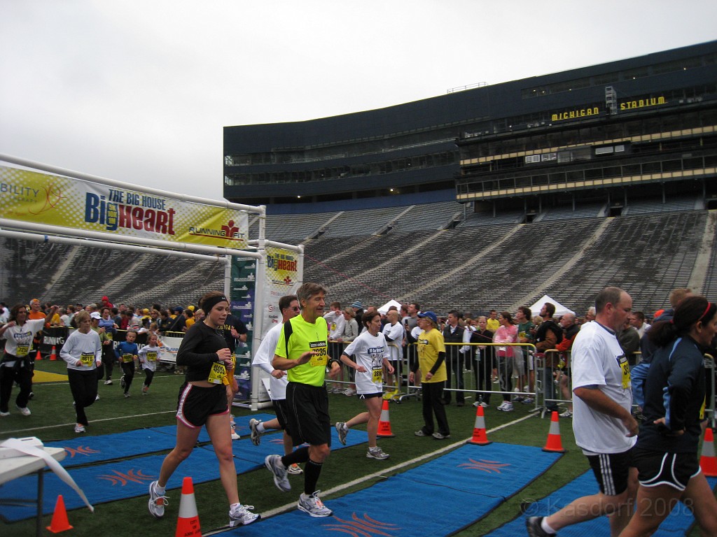 BHGH 2009 0411.jpg - The Big House Big Heat 5 and 10 K race. October 4, 2009 run in Ann Arbor Michigan finishes on the 50 yard line of the University of Michigan stadium.